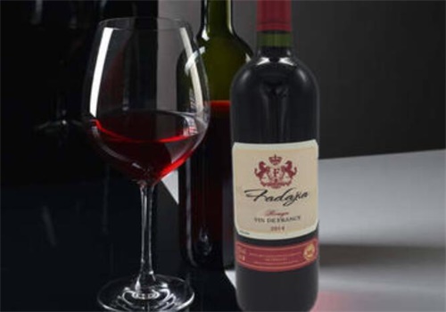 奔卡酒业 品质与创新的匠心传承